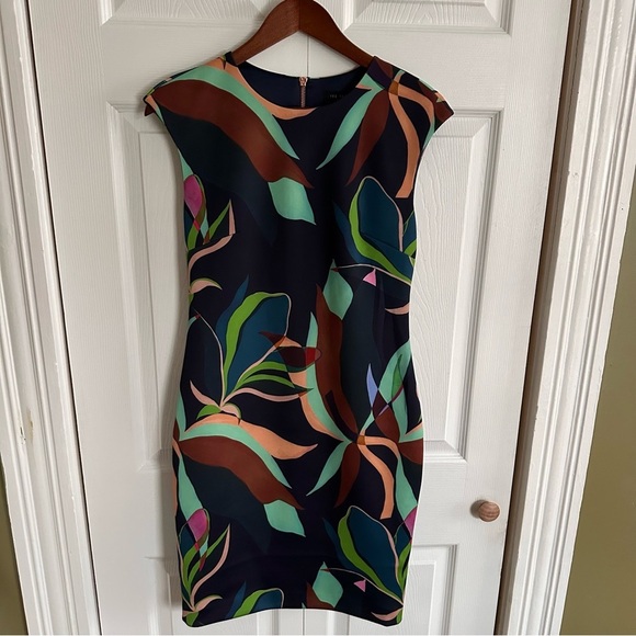 TED BAKER Adilyyn Bodycon Supernatural Dress Size 2 NWOT - Picture 2 of 13